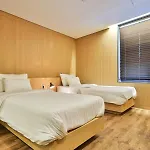 Jongro Makers X Pretty Hotel