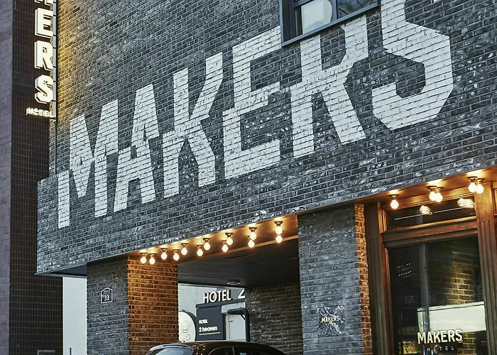 Jongro Makers X Pretty Hotel