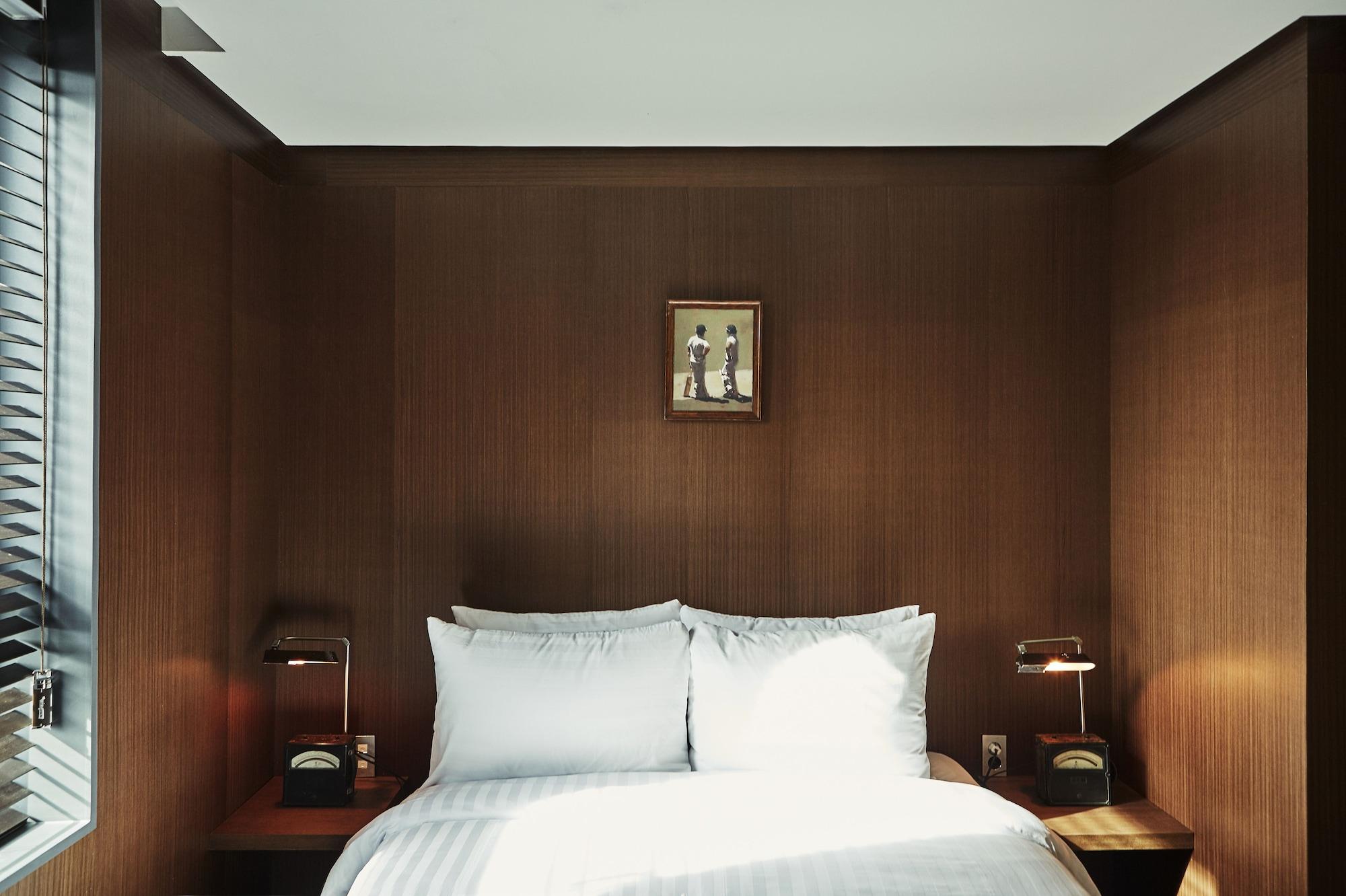 Jongro Makers X Pretty Hotel 2*