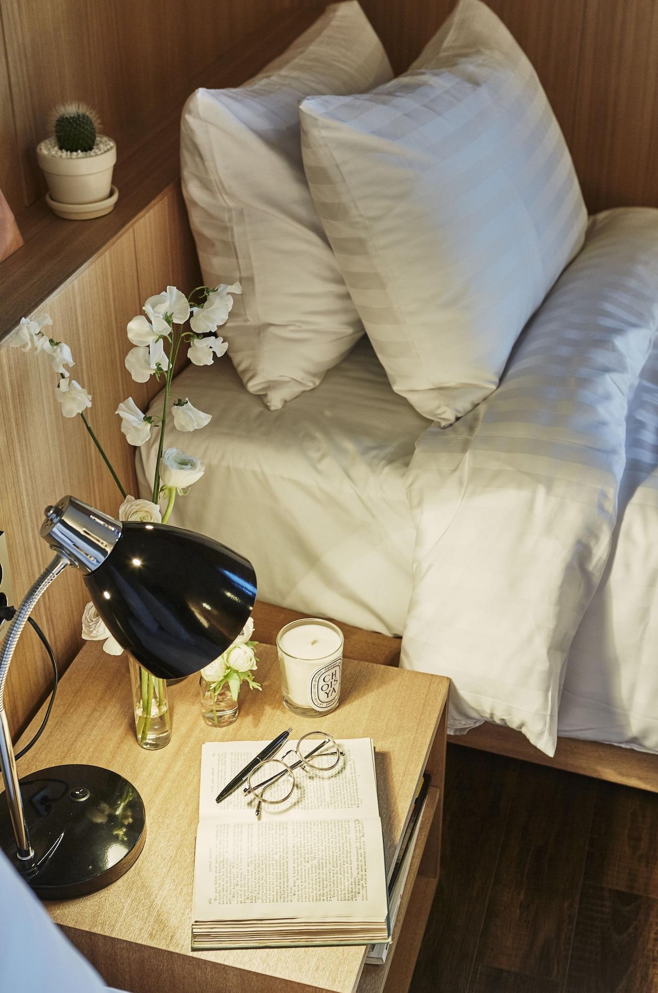 Jongro Makers X Pretty Hotel